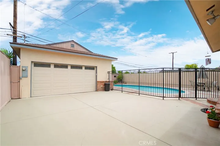 2 Car Garage