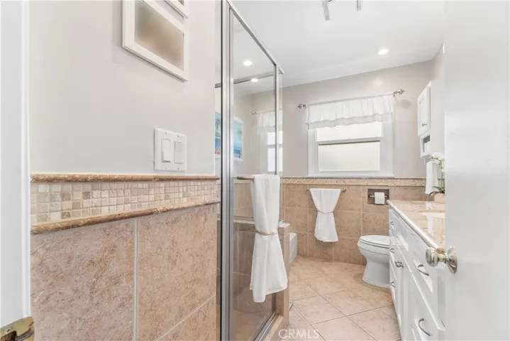 2nd Bathroom