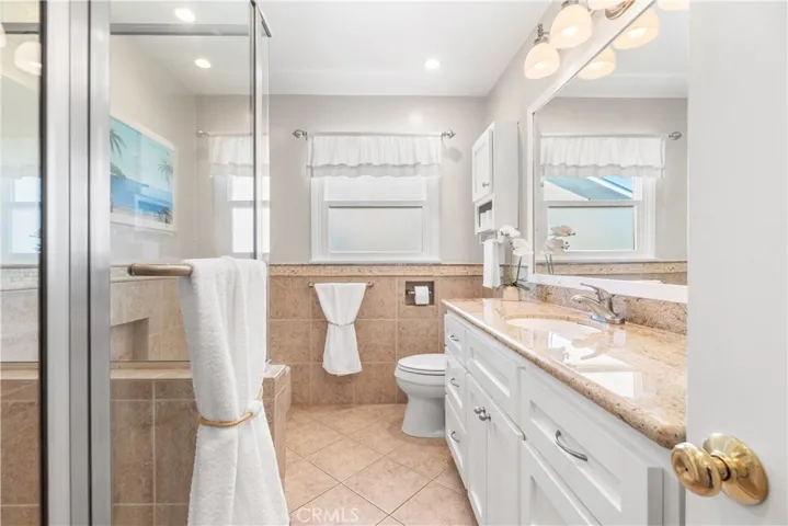 2nd Bathroom