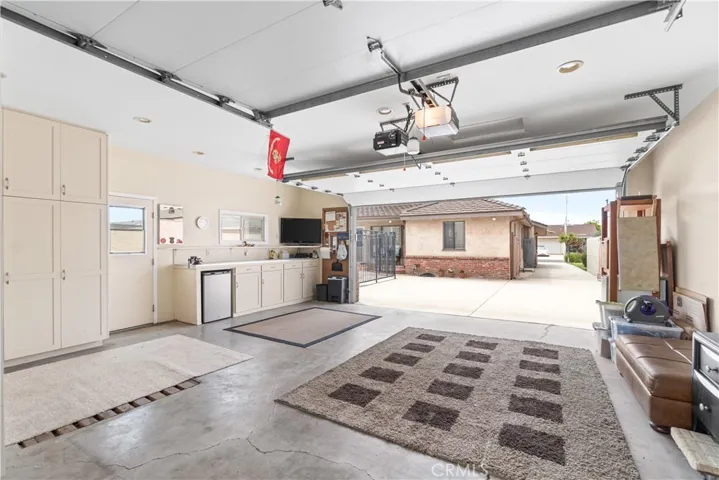 2 Car Garage