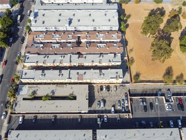 8734 – 8736 Burnet, North Hills, California 91343