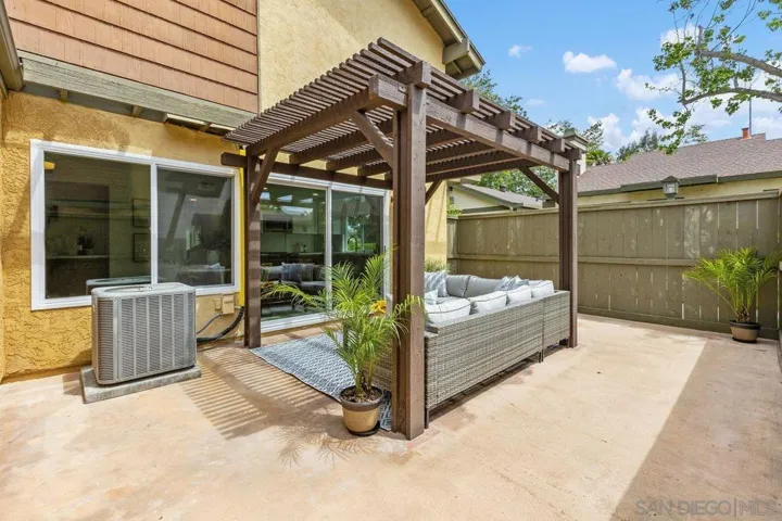 10539 Caminito Glenellen, San Diego, California 92126