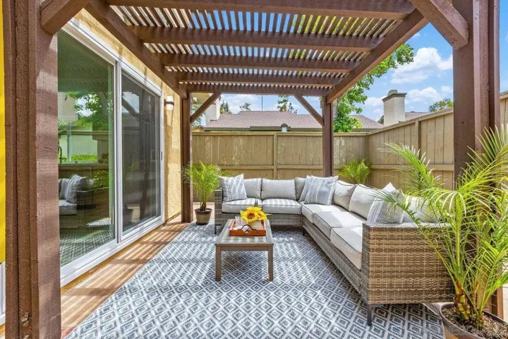10539 Caminito Glenellen, San Diego, California 92126