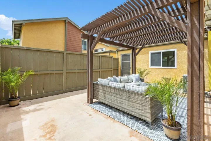 10539 Caminito Glenellen, San Diego, California 92126