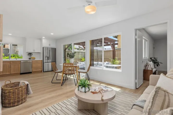 10539 Caminito Glenellen, San Diego, California 92126