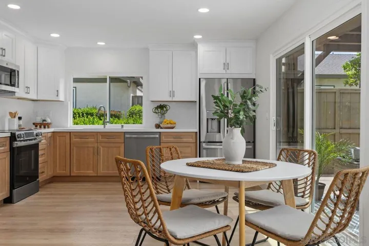 10539 Caminito Glenellen, San Diego, California 92126