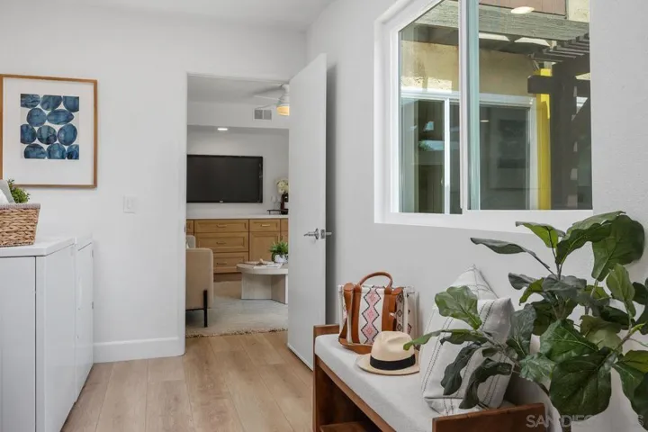 10539 Caminito Glenellen, San Diego, California 92126