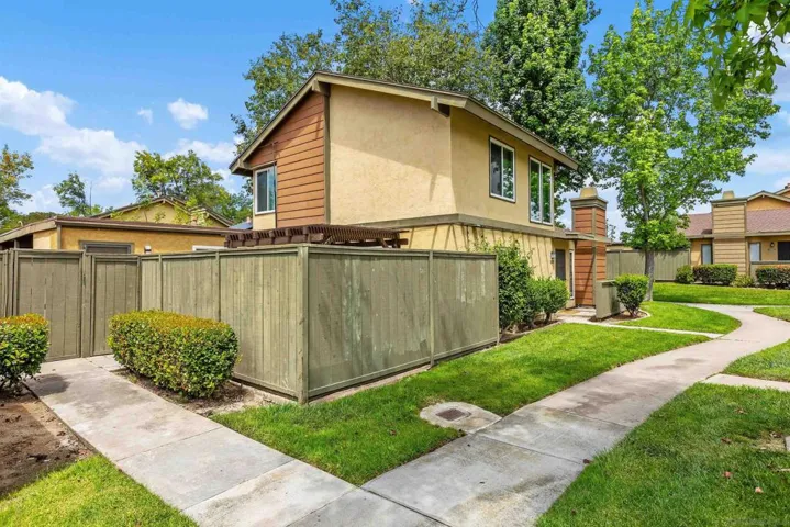 10539 Caminito Glenellen, San Diego, California 92126