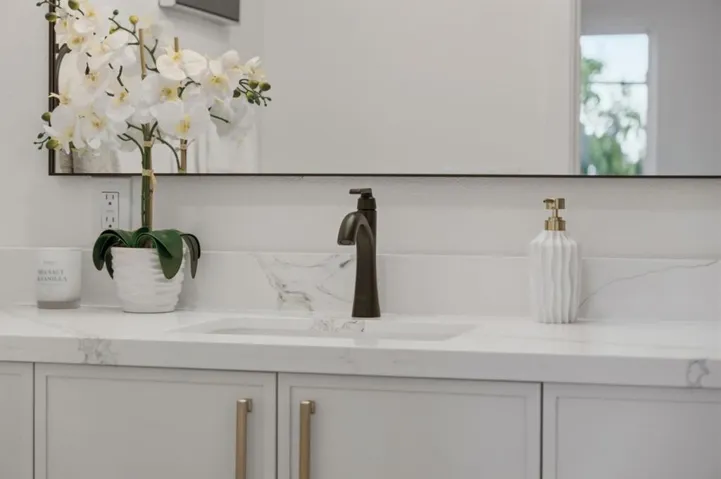401 Carroll Street, Sunnyvale, California 94086