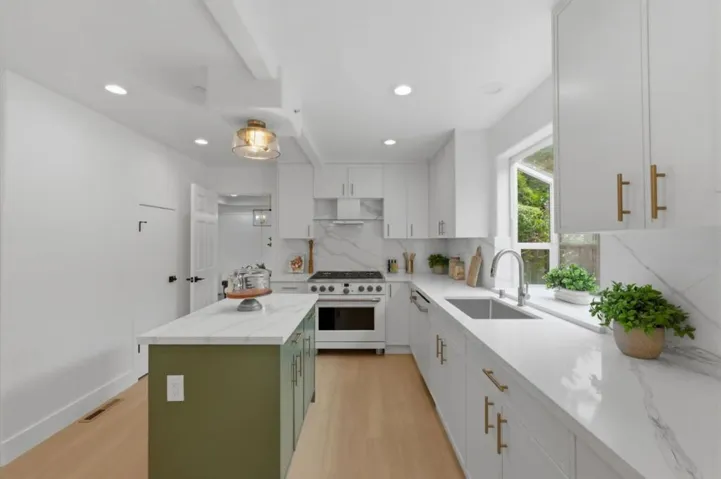 401 Carroll Street, Sunnyvale, California 94086