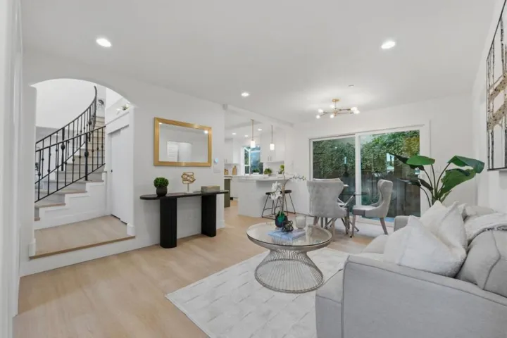 401 Carroll Street, Sunnyvale, California 94086