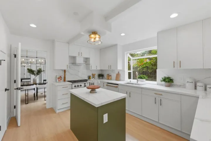 401 Carroll Street, Sunnyvale, California 94086