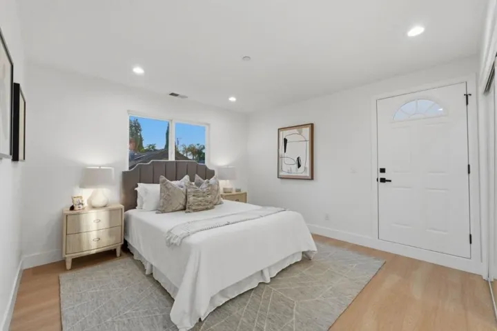 401 Carroll Street, Sunnyvale, California 94086