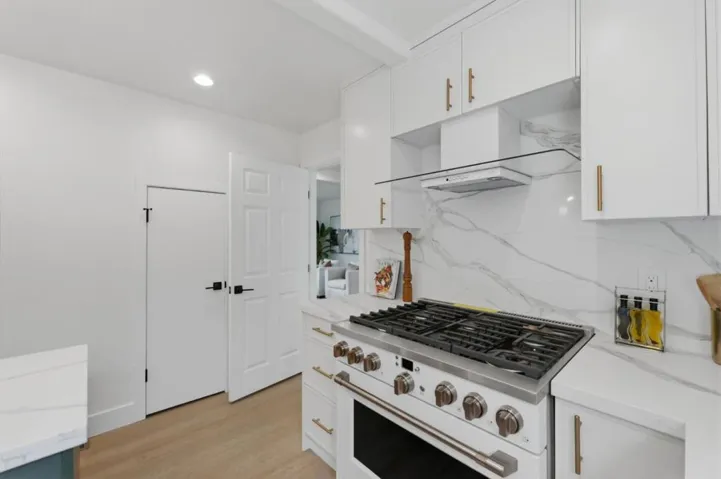 401 Carroll Street, Sunnyvale, California 94086