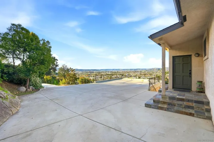 1216 Merritt Dr, El Cajon, California 92020