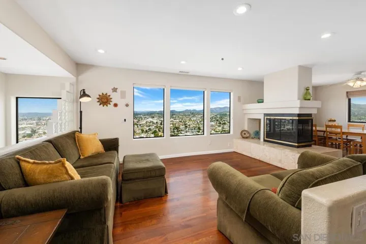 1216 Merritt Dr, El Cajon, California 92020