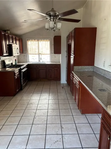 18716 Oakmoor, Canyon Country, California 91351