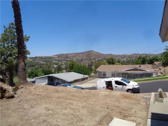 18716 Oakmoor, Canyon Country, California 91351
