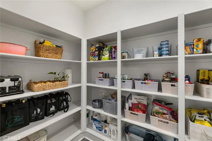 Walk in pantry