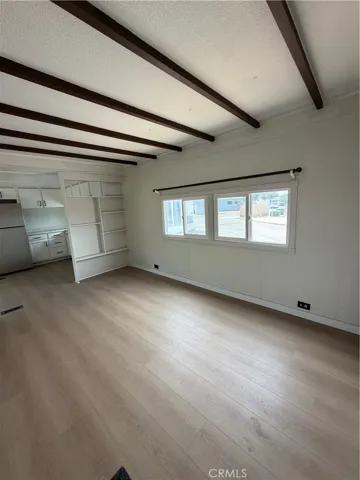 Spacious living room