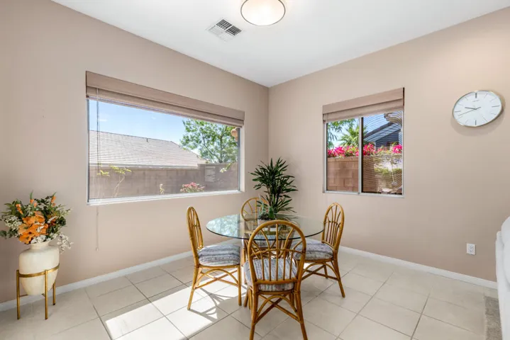 37616 Pineknoll (39)
