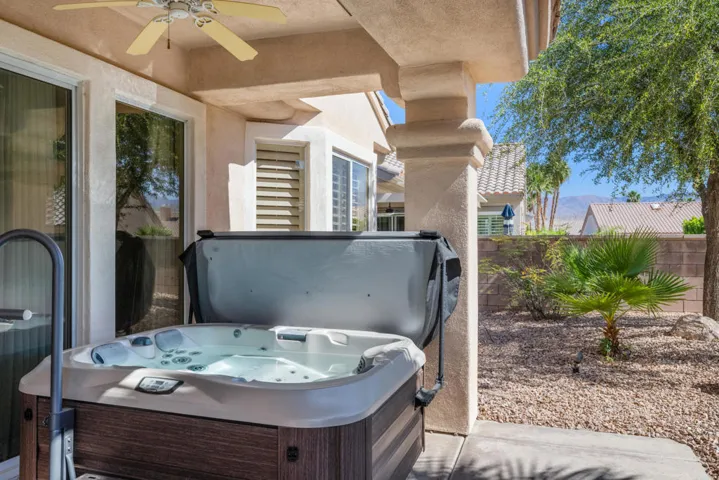 37616 Pineknoll (49)