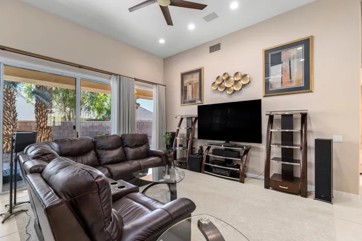 37616 Pineknoll (4)