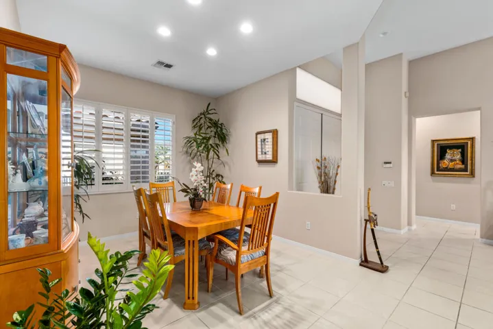 37616 Pineknoll (12)