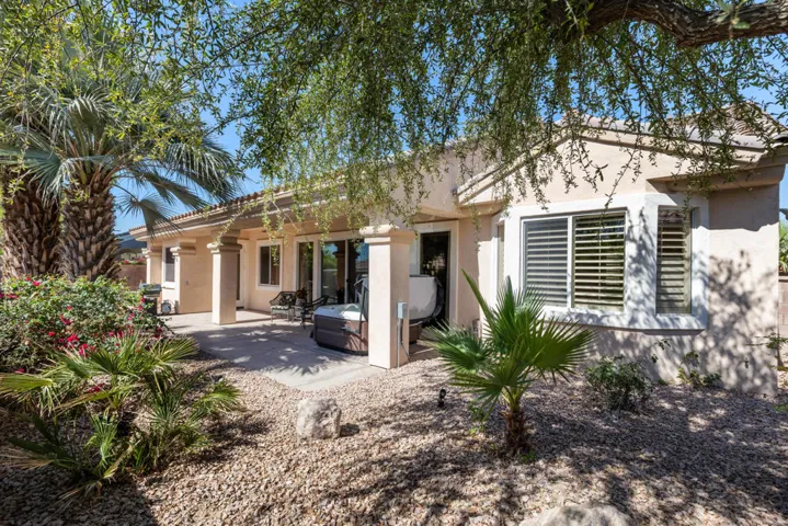 37616 Pineknoll (52)