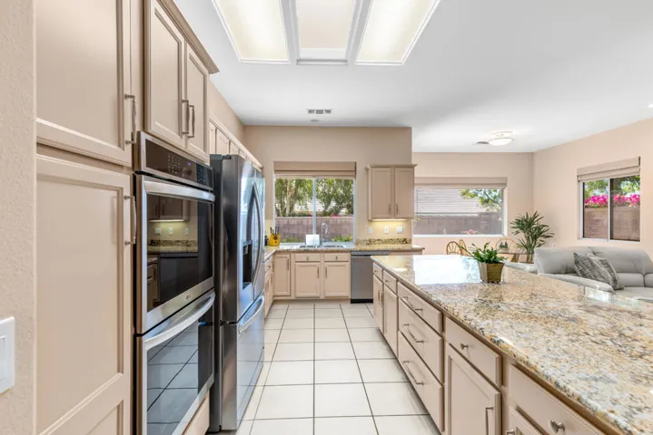 37616 Pineknoll (34)