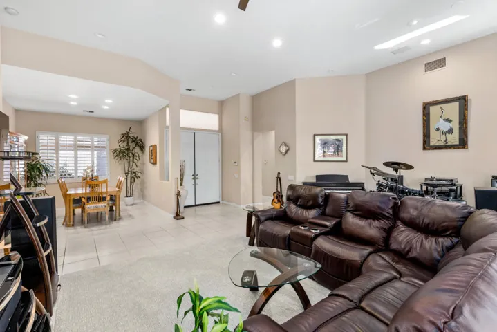 37616 Pineknoll (8)