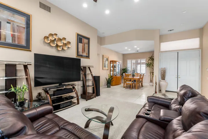 37616 Pineknoll (6)