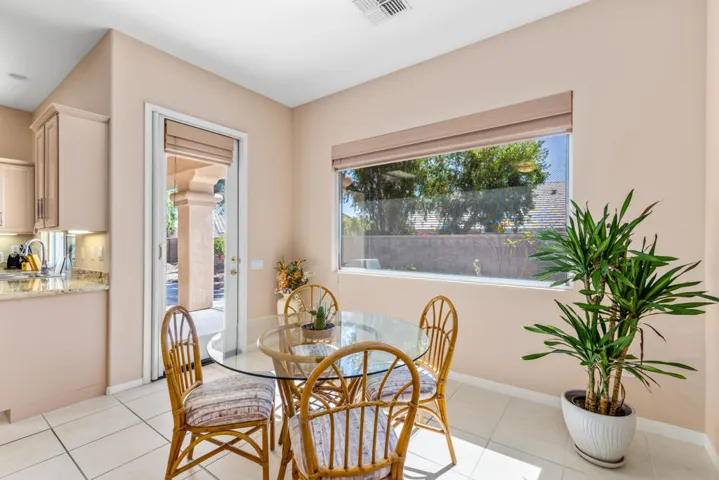 37616 Pineknoll (40)