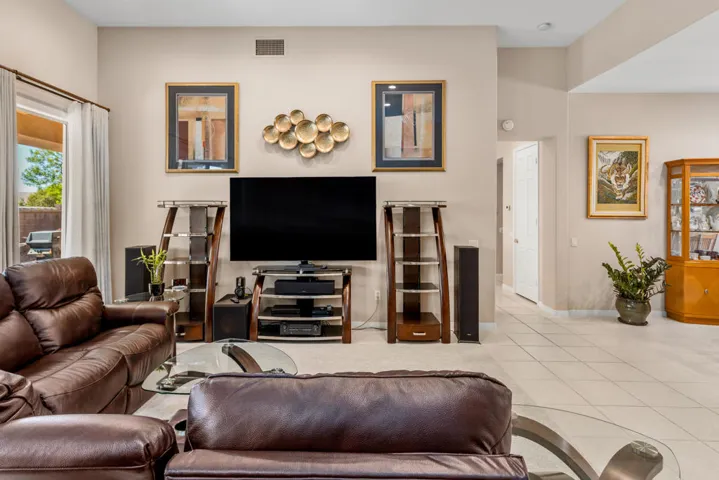 37616 Pineknoll (9)