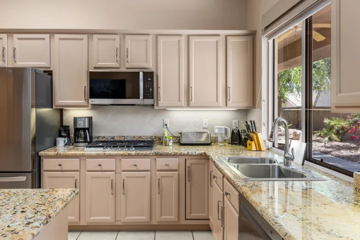 37616 Pineknoll (32)