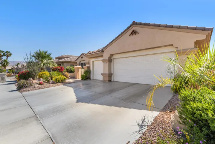 37616 Pineknoll (59)