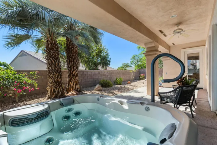 37616 Pineknoll (51)