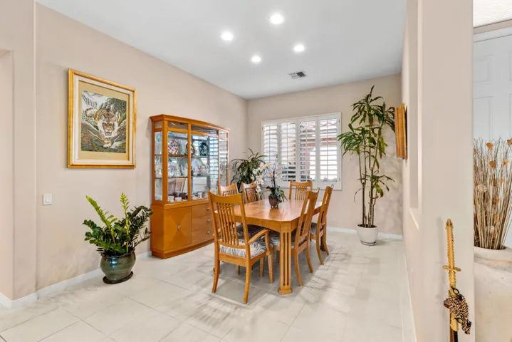 37616 Pineknoll (10)