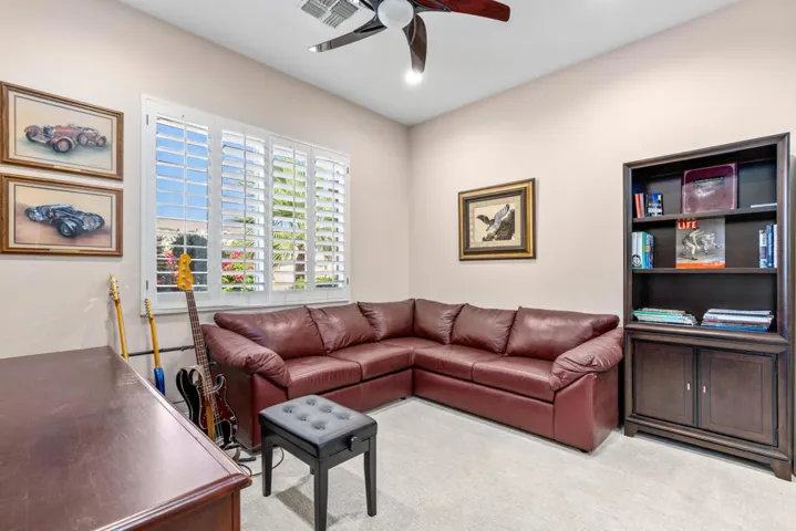 37616 Pineknoll (23)