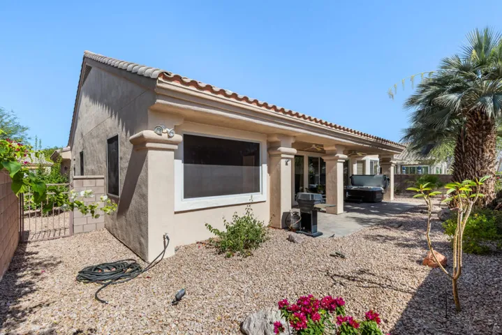37616 Pineknoll (50)