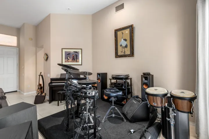 37616 Pineknoll (7)