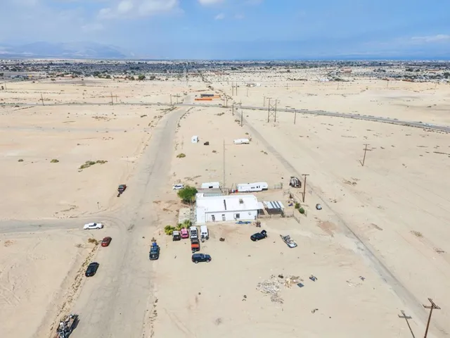 40-web-or-mls-Riviera Cir-S1210-038