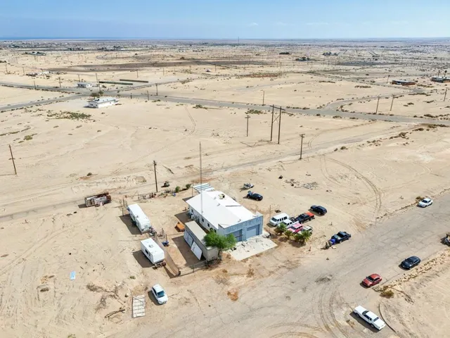 36-web-or-mls-Riviera Cir-S1210-034