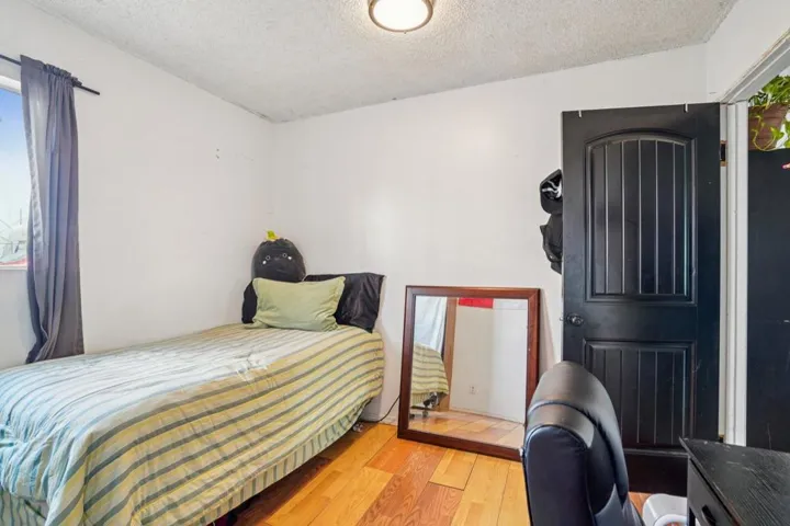 20-web-or-mls-Riviera Cir-S1210-018