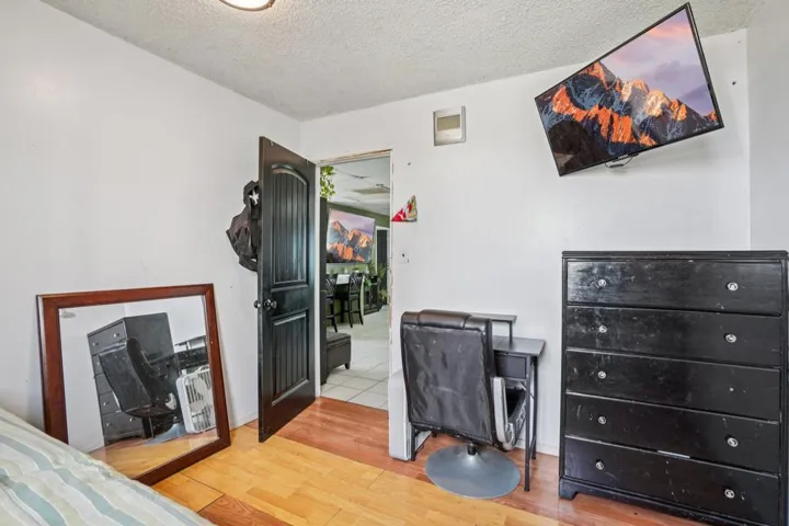 21-web-or-mls-Riviera Cir-S1210-019