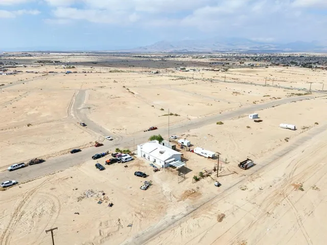 39-web-or-mls-Riviera Cir-S1210-037