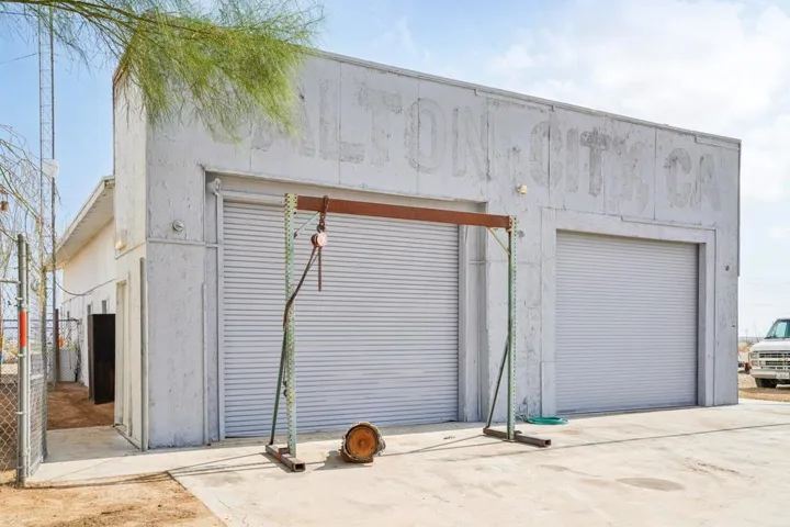 28-web-or-mls-Riviera Cir-S1210-026