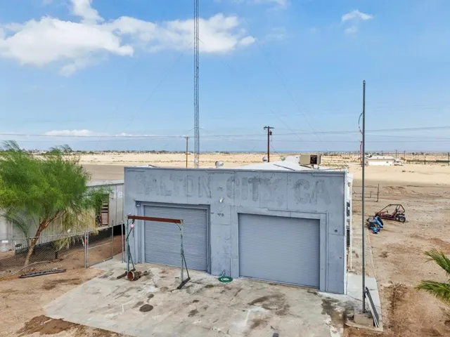 44-web-or-mls-Riviera Cir-S1210-042