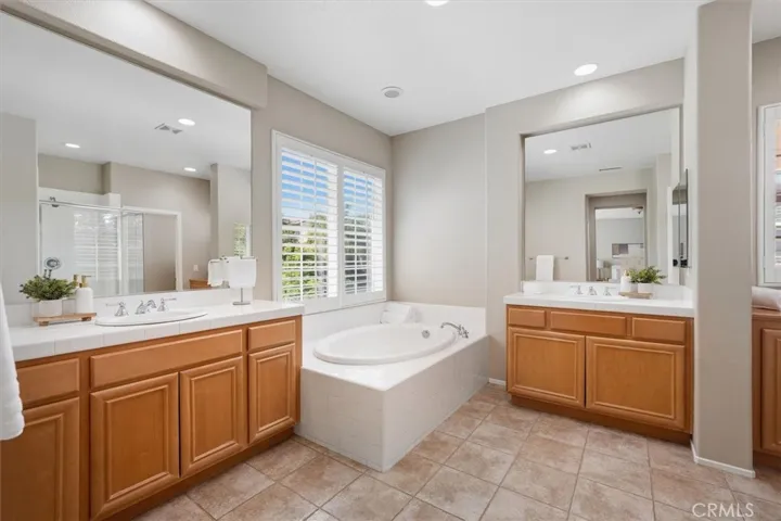 27866 Alta Vista, Valencia, California 91355
