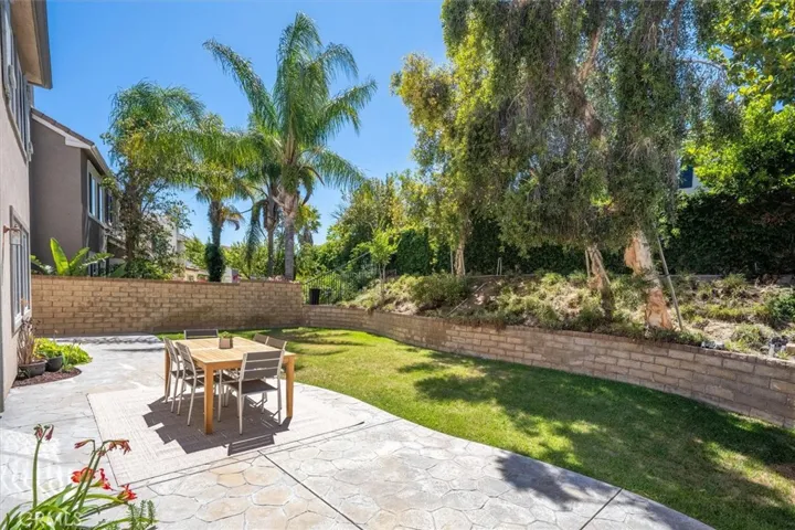 27866 Alta Vista, Valencia, California 91355